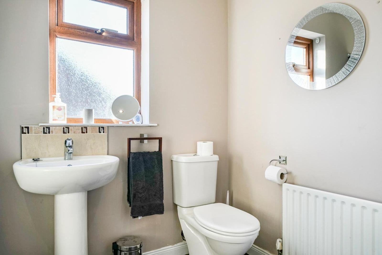 3 Bed House, Quiet Location Close To Bangor Buitenkant foto